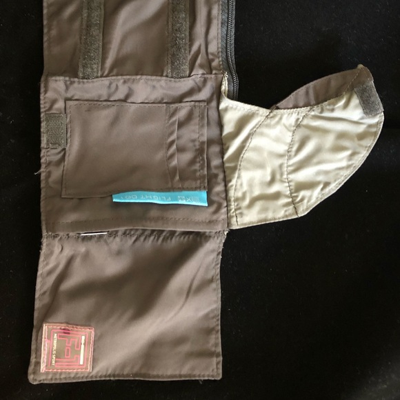 Flight 001 NWOT Athletic & traveler wrist wallet - Picture 8 of 9